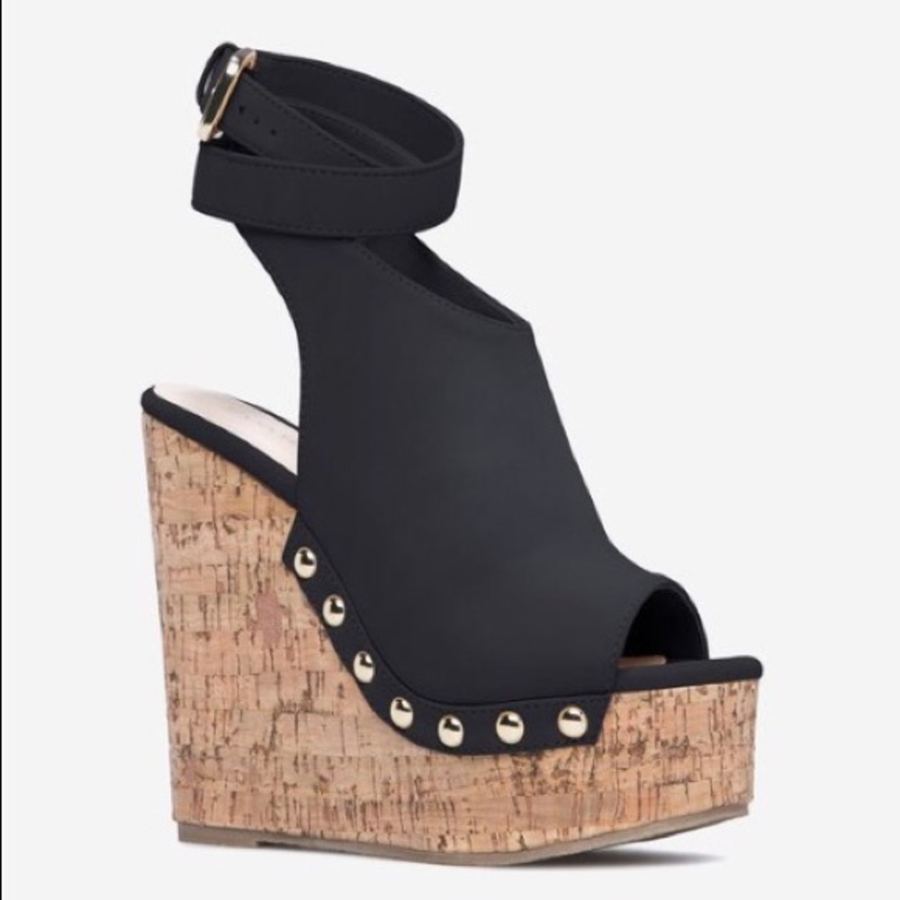 💫 Shoe Dazzle Sarah Wedges 💫